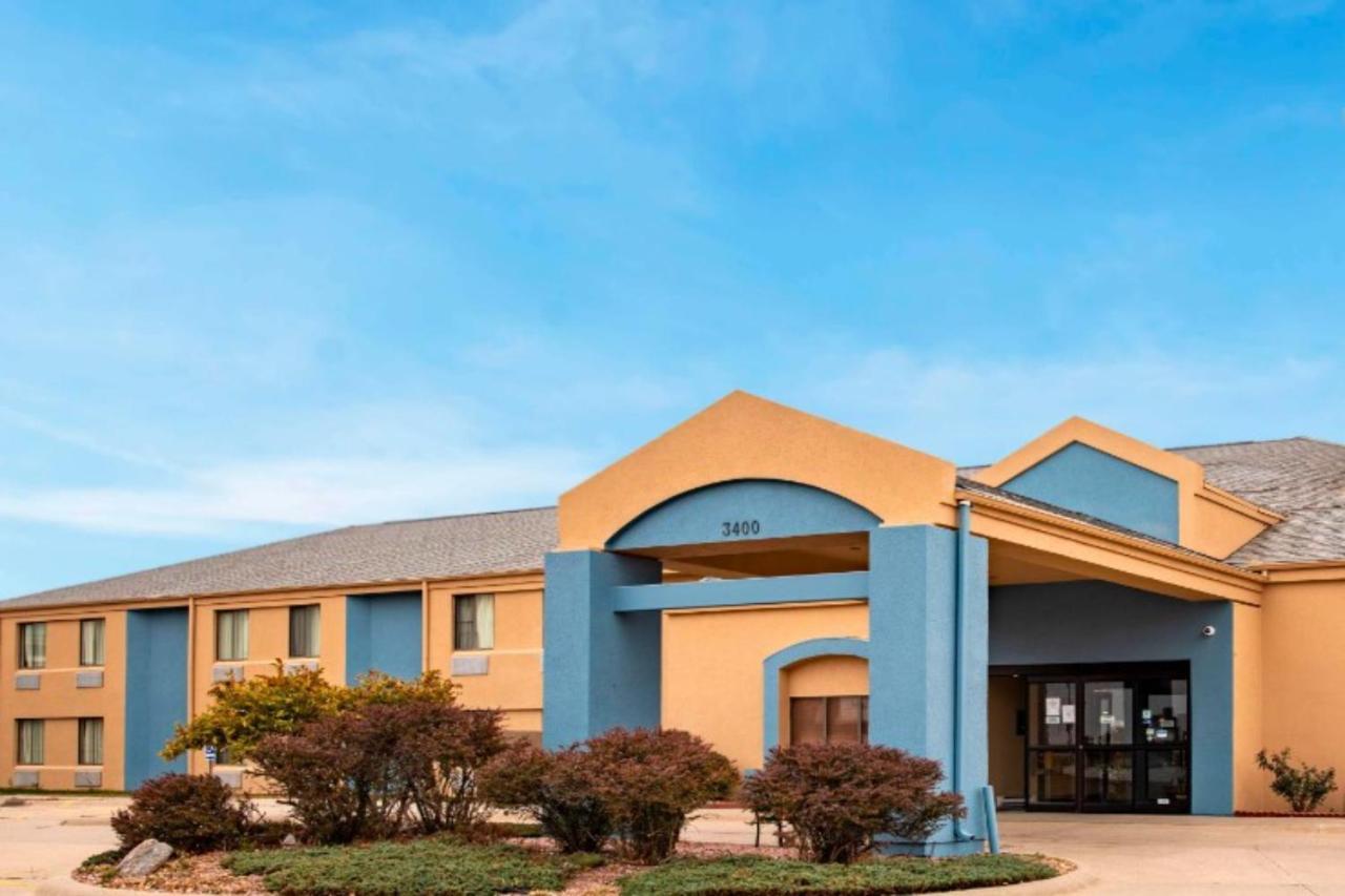 Oyo Hotel Lincoln Airport Ne, Hwy 80 Esterno foto